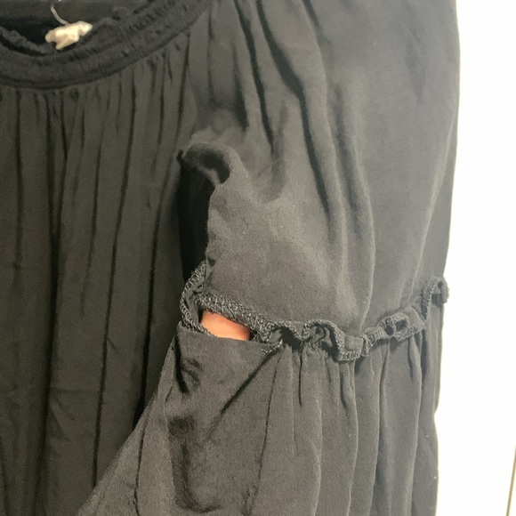 Black Hippie Rose Off the Shouldet Top - Picture 4 of 7